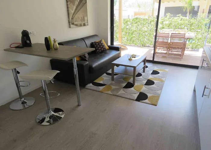 Grand 27 M2 Climatise -plage-piscine アパート *